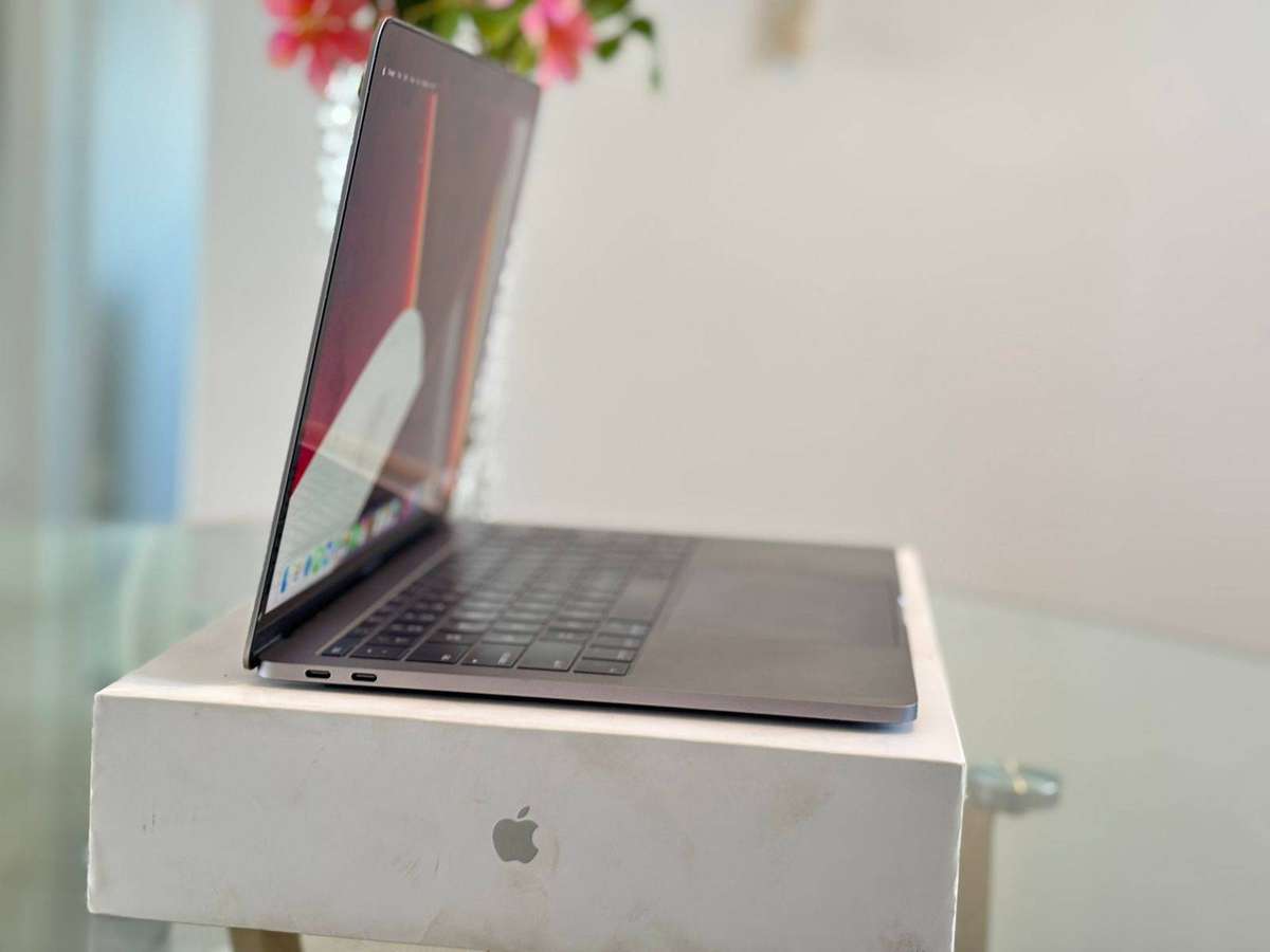 Apple MacBook Pro 13" (2017) Retina Display | Core i5 | 16GB RAM | 256GB SSD