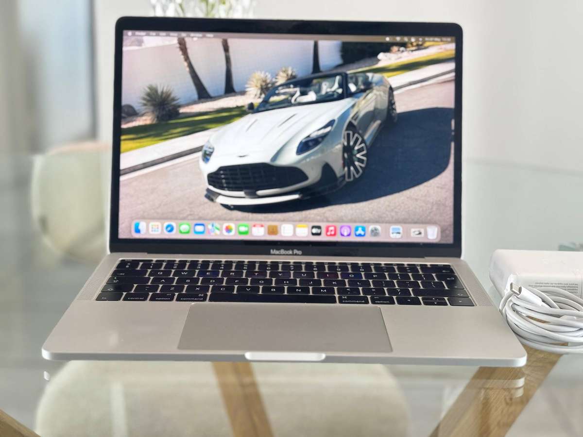 Apple MacBook Pro 13" (2017) Retina Display | Core i5 | 8GB RAM | 128GB SSD
