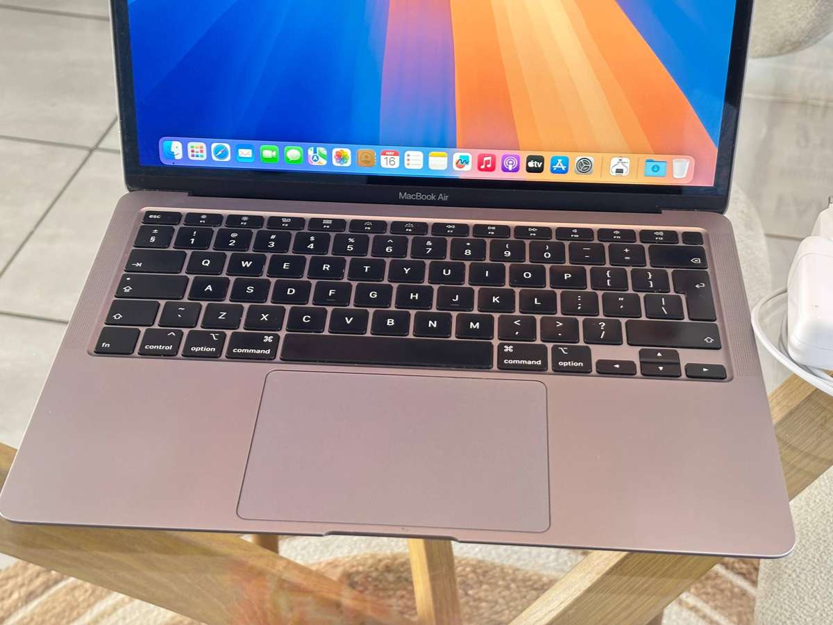 MacBook Air 13 (2020) | i3 | 8GB | 256GB | Space grey 