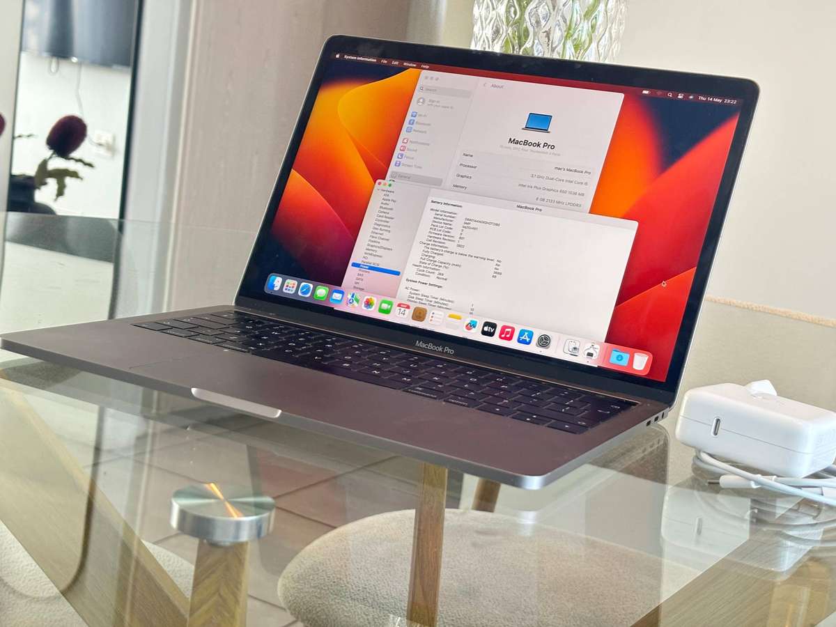 Apple MacBook Pro 13" (2017) Touch Bar | i5 Quad-Core | 8GB RAM | 512GB SSD