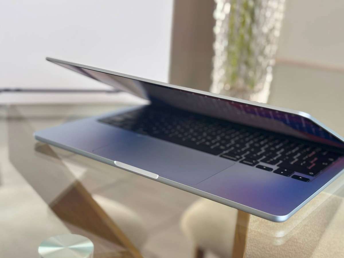 Apple MacBook Air 13-inch M4 Chip  16GB RAM / 512GB SSD