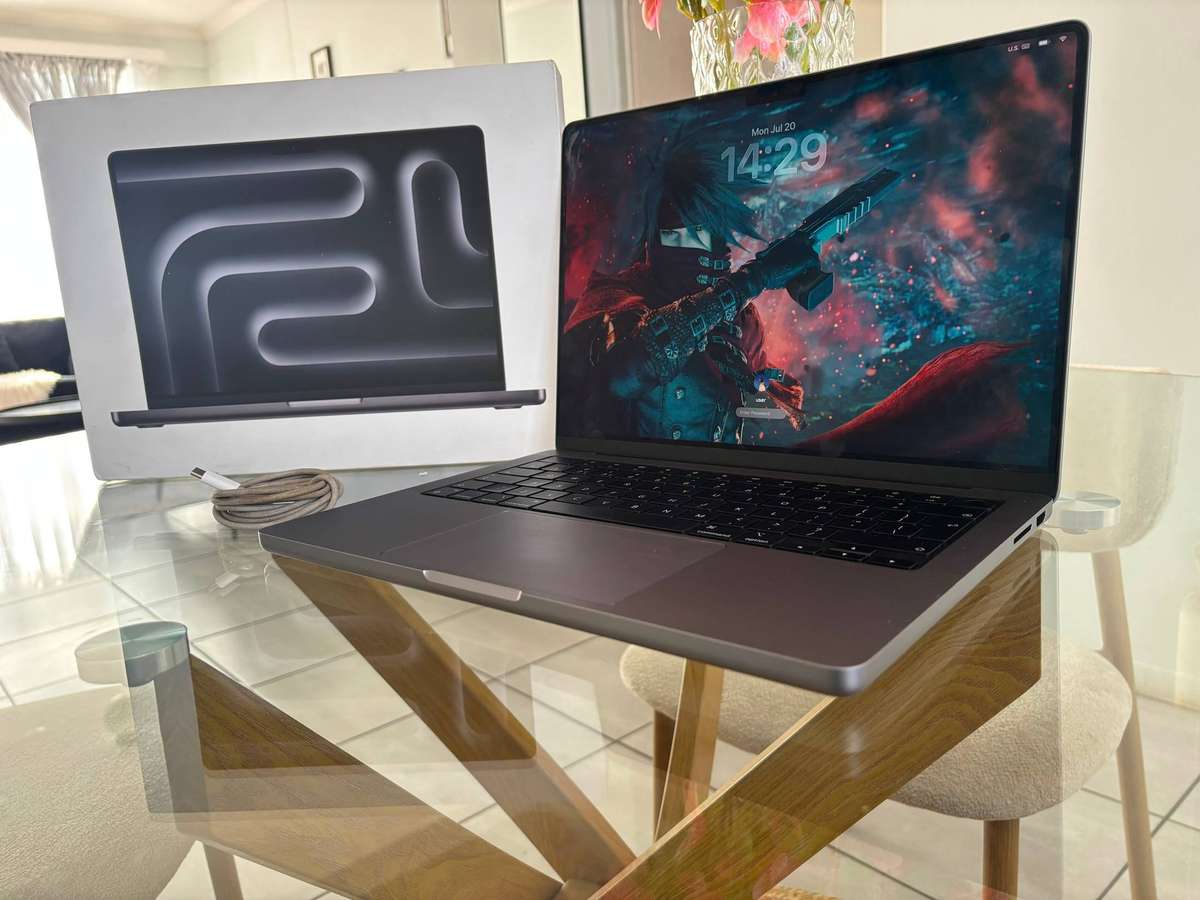 Apple MacBook Pro 14" (2023) M3 | 8GB RAM | 512GB SSD
