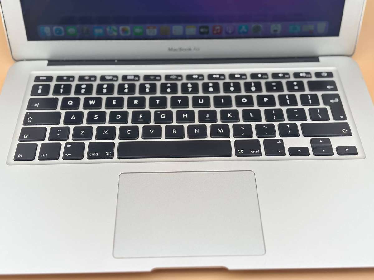 Apple MacBook Air 13" (2017) | i5 | 8GB RAM | 128GB SSD | Grade A Condition