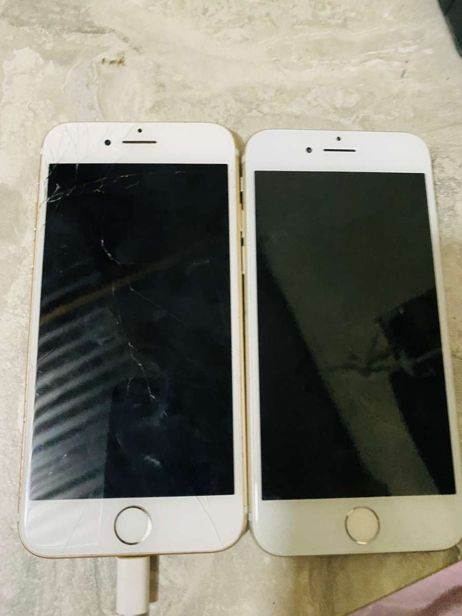iPhone 7 Am Selling Them For SparesOr For Repair
