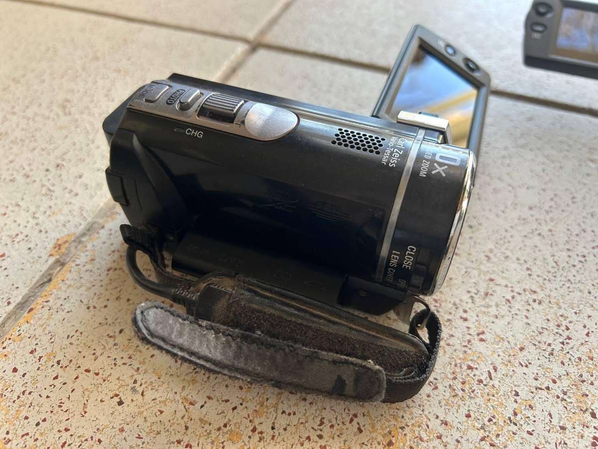 Sony CX190 Handycam Camcorder - Used, Working