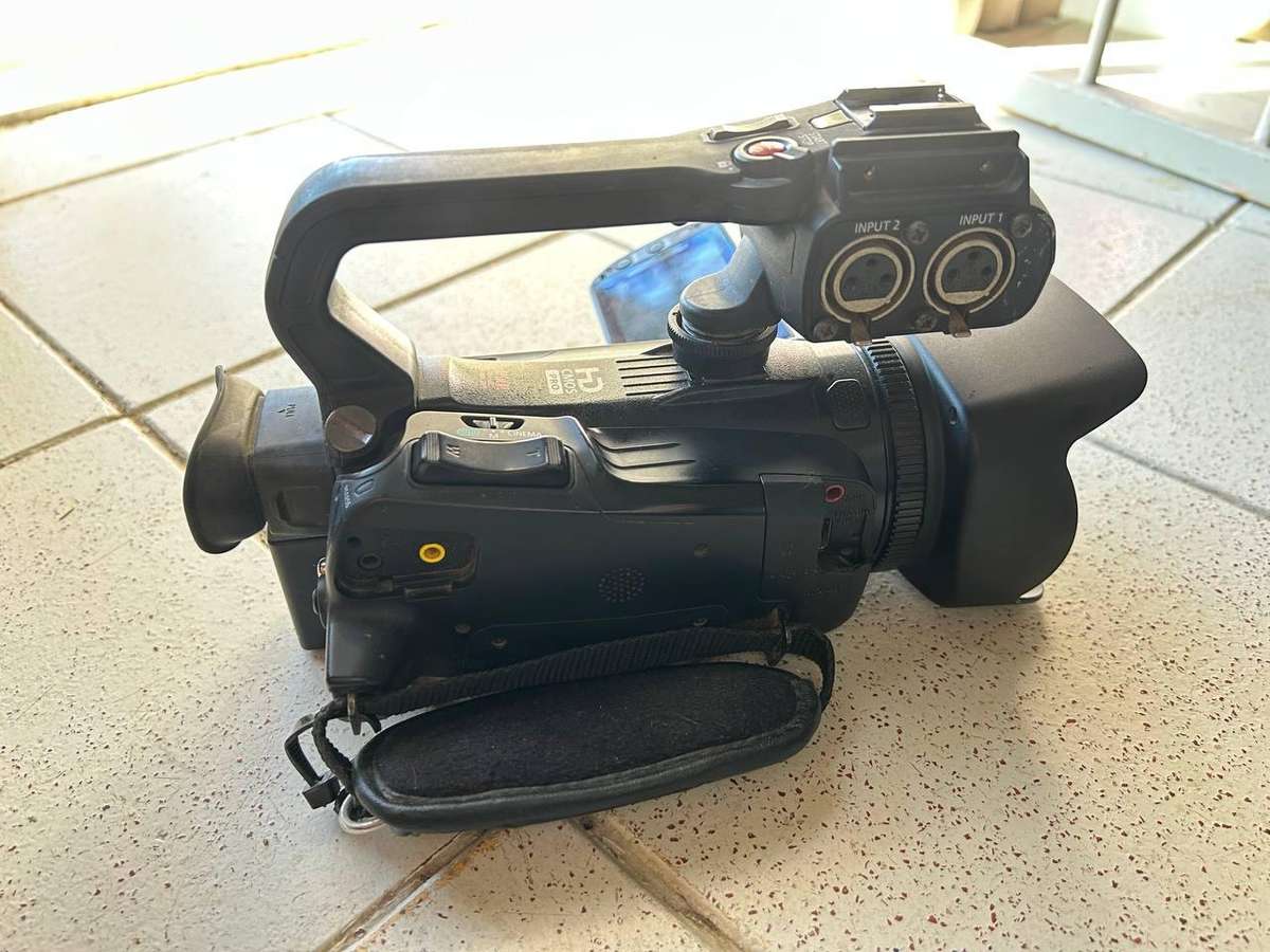 For Sale: Canon XA20 Camcorder (Faulty, For Parts/Repair)