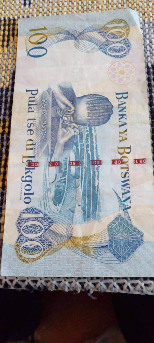 BOTSWANA 100 PULA BANKNOTE.2004 IN GREAT CONDITION.