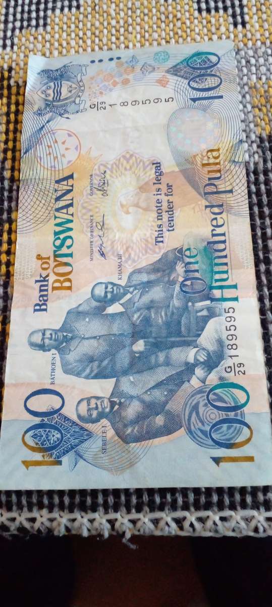 BOTSWANA 100 PULA BANKNOTE.2004 IN GREAT CONDITION.