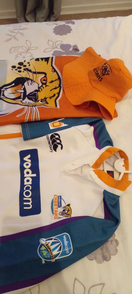 Vodacom Cheetah's Super 14 Spectator Rugby Jersey, Flag and Hat.