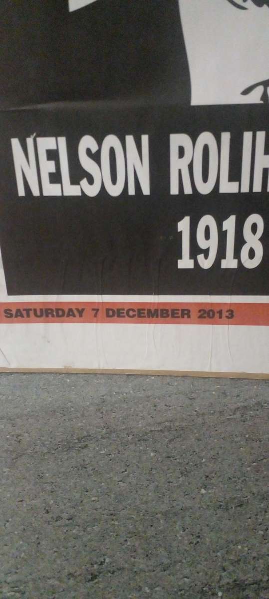DAILY SUN NEWSPAPER MANDELA POSTER ,ANNOUNCING HIS DEATH , IN 2013. RARE IN GREAT CONDITION.DESC