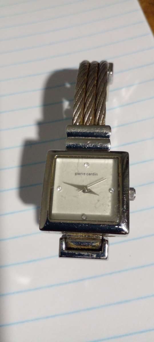 FULLY FUNCTIONING PIERRE CARDIN LADIES BRACELET WATCH. SEE DESC. .