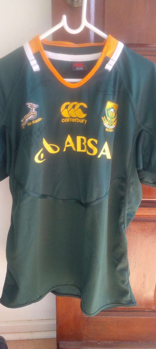 2011 WORLD CUP RUGBY SHIRT , SIGNED BY RUAN PIENAAR( PARTICIPANT) , FATHER GYSIE PIENAAR .DESC.