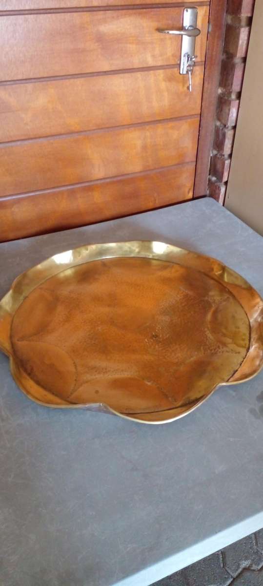 MASSIVE SERVING BRASS TRAY.SEE DESC.