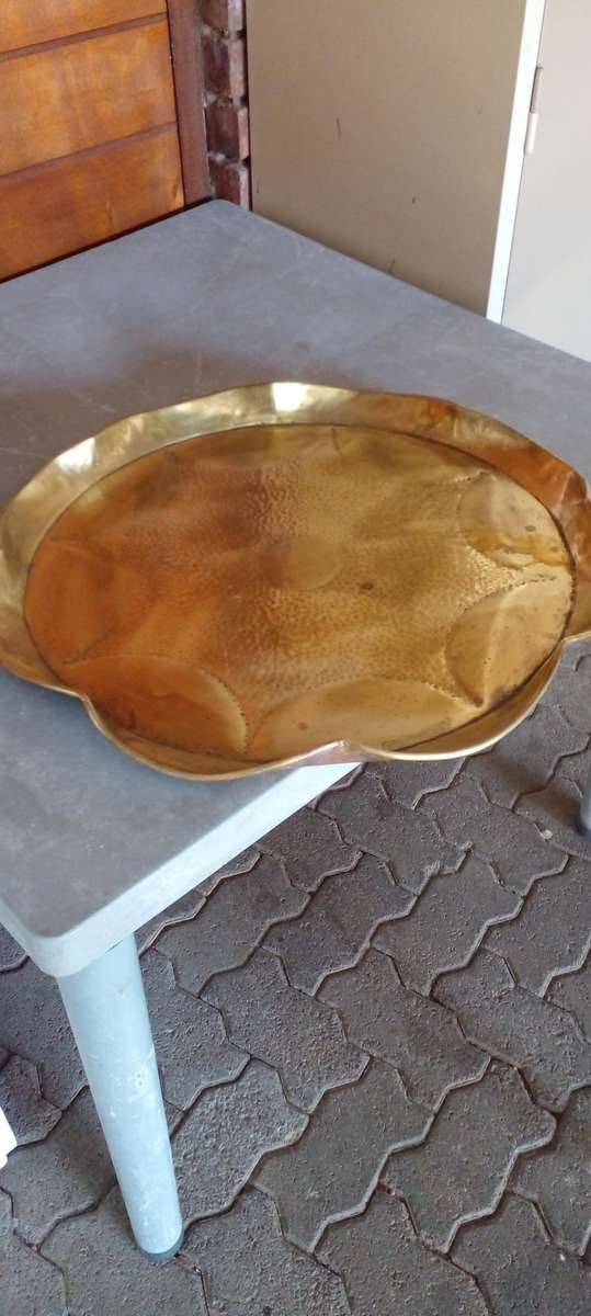 MASSIVE SERVING BRASS TRAY.SEE DESC.