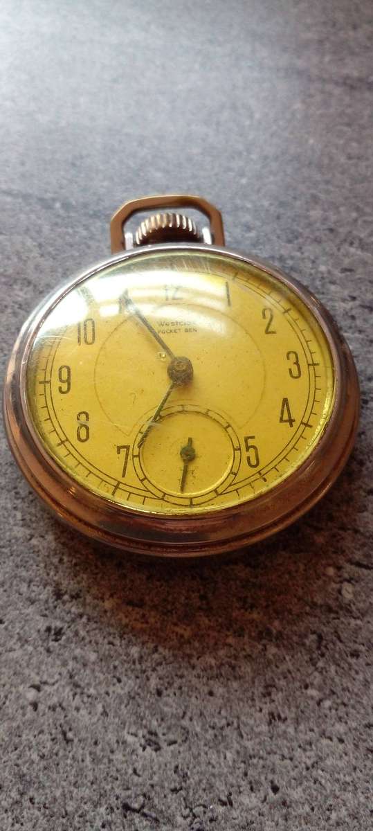 3x old Classics , selling as spares and repairs. Not working.See DESC.