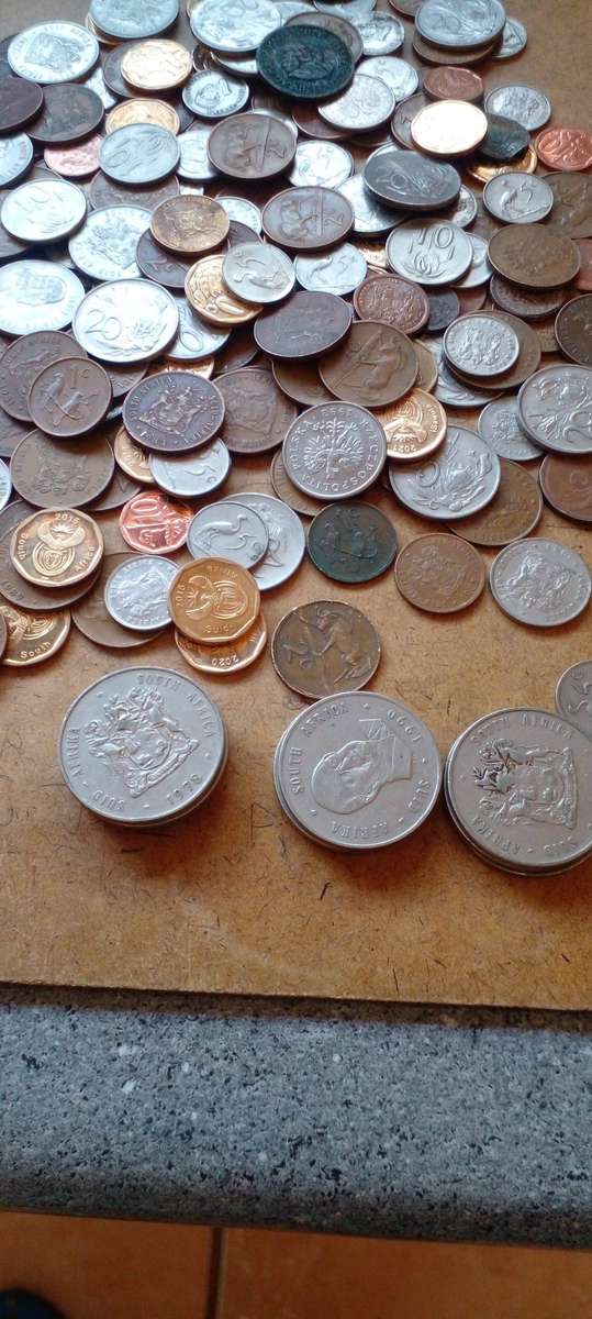 MIXED SA COIN JOB LOT. 10X OLD NICKEL BOK 1 RAND COINS INCLUDED. BID PER LOT.