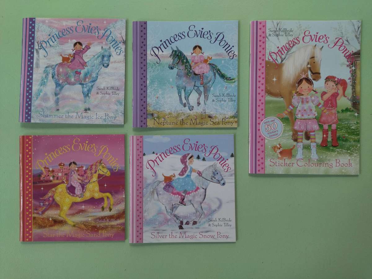 Princess Evie's Ponies: Magical Story Case - Books & Stickers