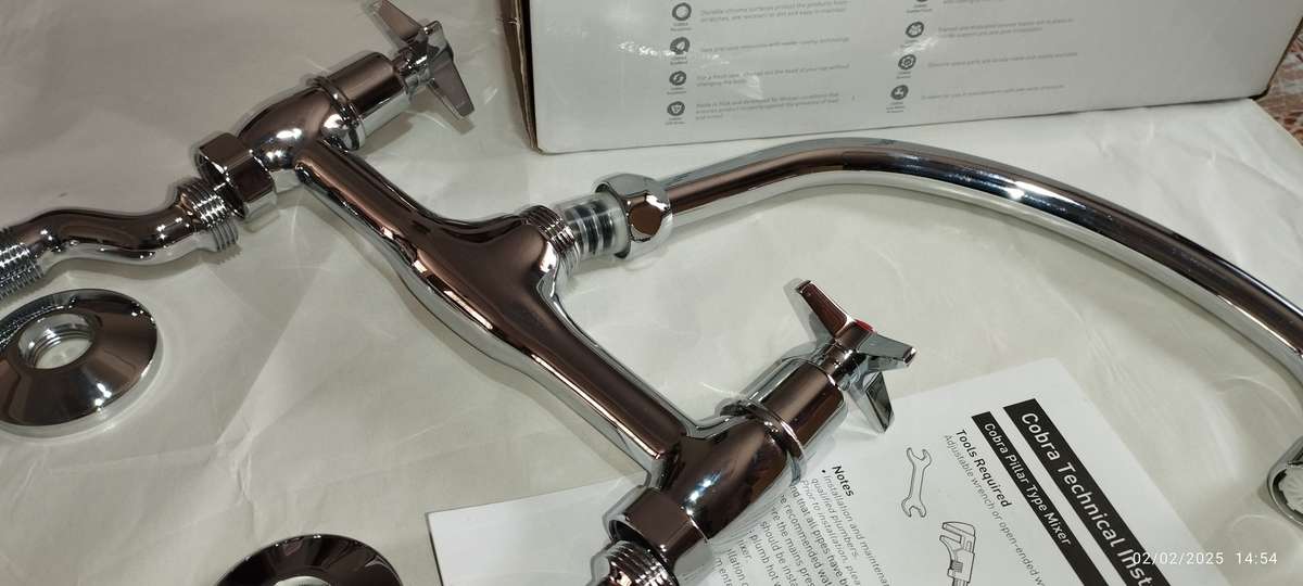 Cobra STAR Sink Mixer_Swivel Spout_2 Taphole_Heavy Pattern