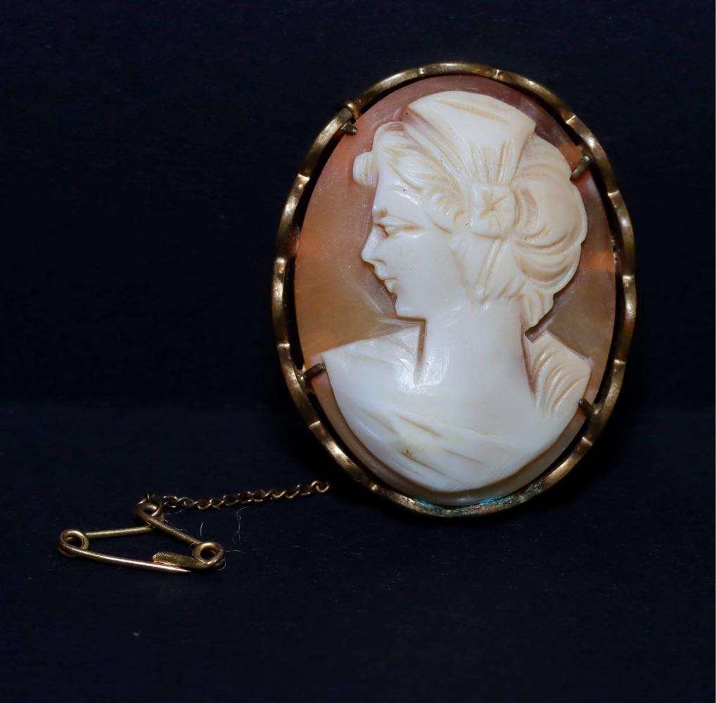 Wow 3 x beautiful vintage cameos!!! Please read description.