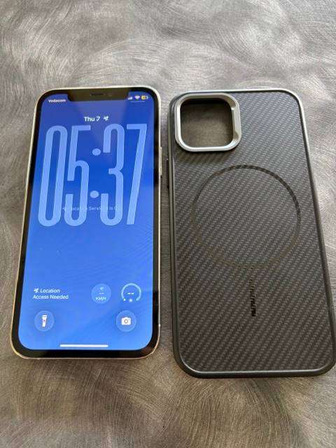 IPHONE 12 PRO 256GB MEMORY CLEAN WITH EXTRA'S BATTERY HEALTH 100%