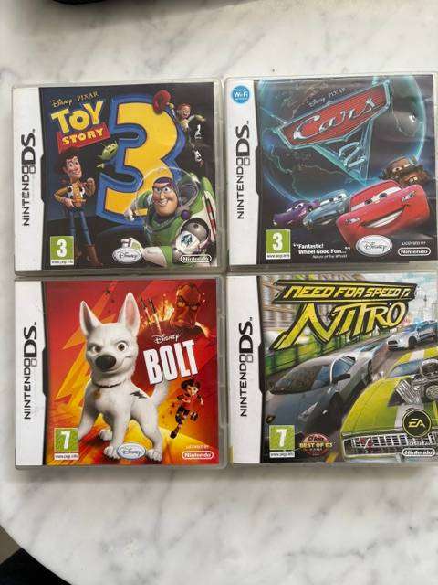 NINTENDO DSI XL GREEN WITH GAMES AND EXTRA'S