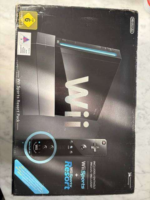 NINTENDO WII CONSOLE WII SPORTS RESORT PACK BLACK EDITION BOX AND GAMES 2X CONTROLLERS