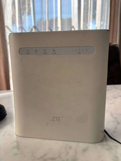 ROUTER ZTE WIFI TAKES SIM CARD