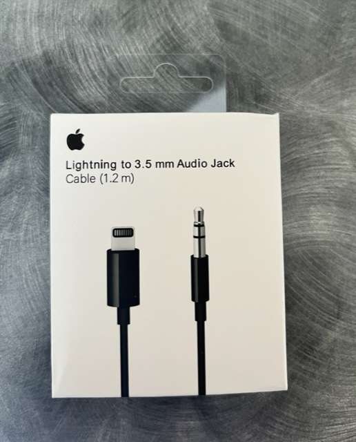 Apple Lightning to 3.5mm Audio Jack Cable Original