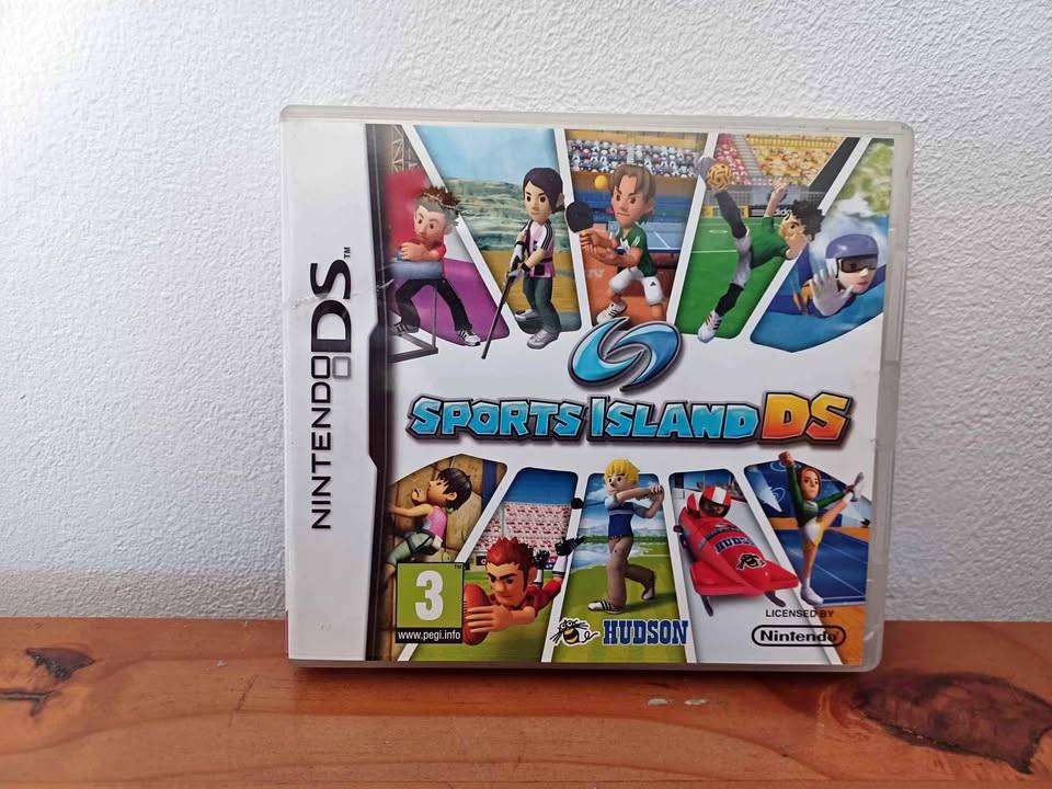 NINTENDO DS LITE IMMACULATE ORIGINAL BOX/CHARGER/BOOKLETS/GAMES