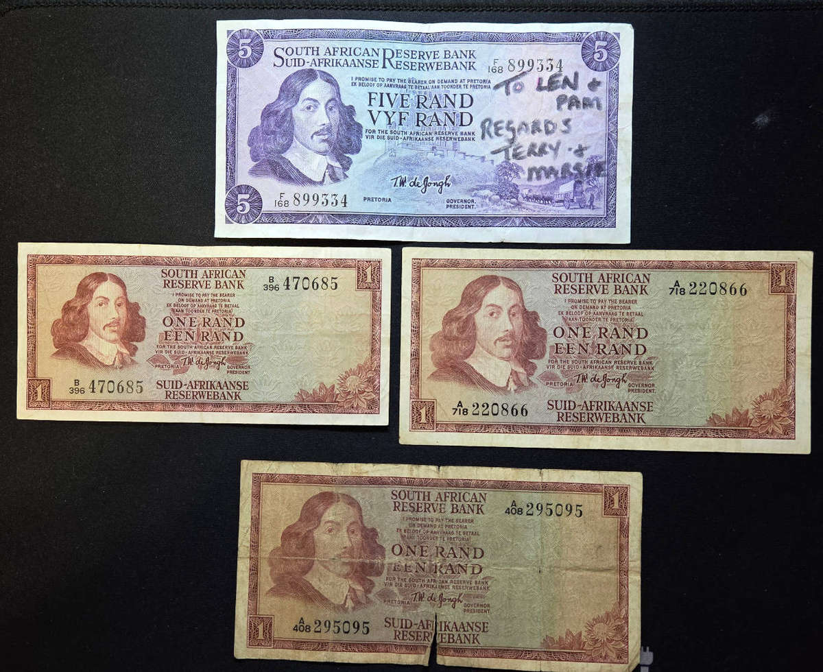 SA banknote lot.