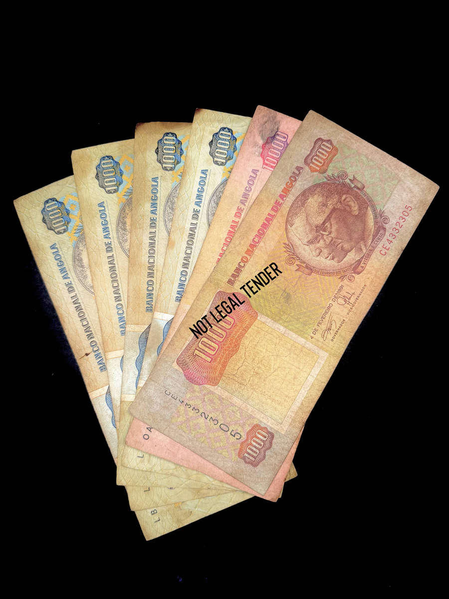 Angola Banknote Lot #110