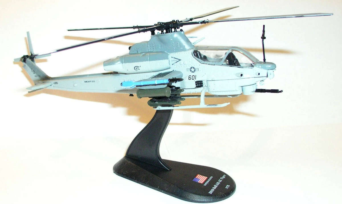 AmerCom Model, 2010 Bell AH-1Z Viper, United Stated, Diecast, 1:72 Scale,
