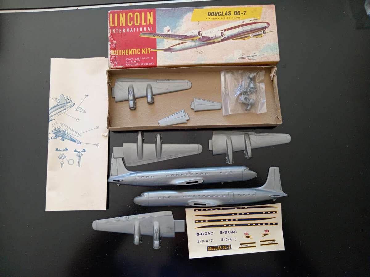 Douglas DC-7 - Vintage Lincoln International