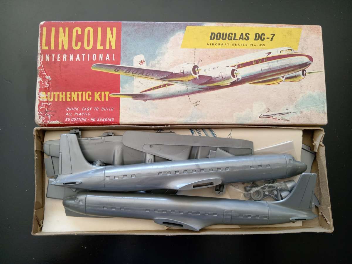 Douglas DC-7 - Vintage Lincoln International