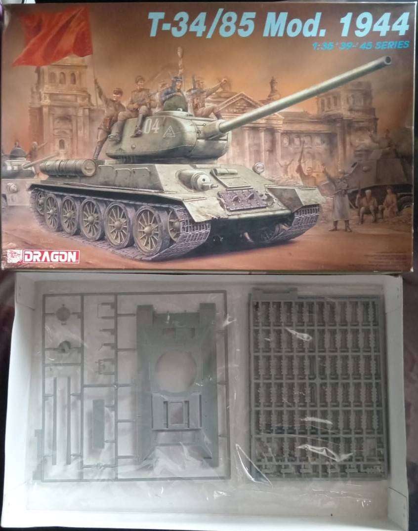 Dragon Models, T-34/85 Mod. 1944, DN6066, 1/35 Scale,