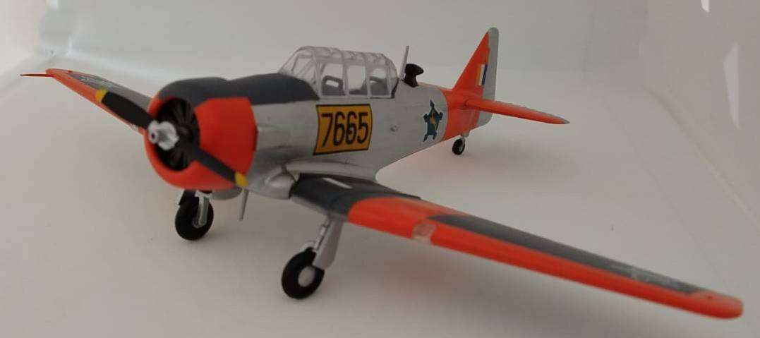 Harvard s (7665) Plastic Model (1/72 Scale) No Box,