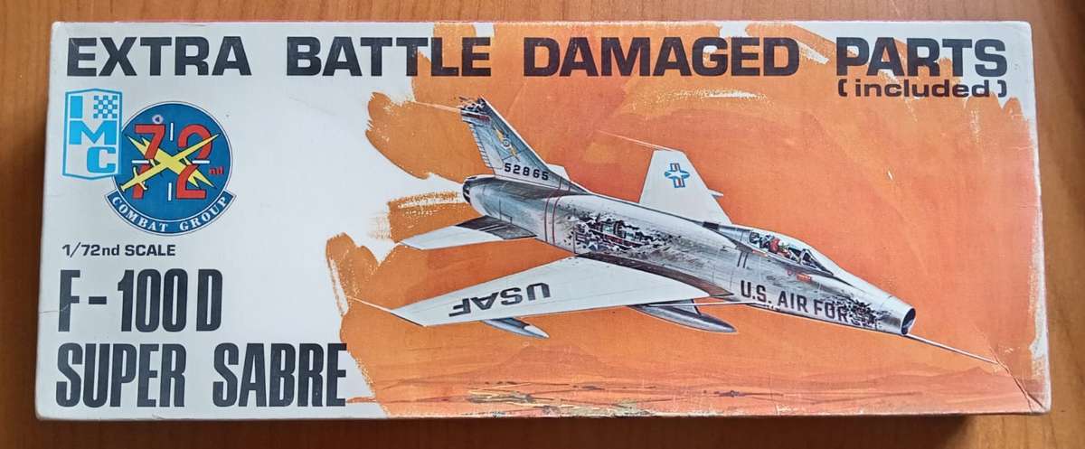 IMC Model, F-100 North American F-100 Super Sabre `extra battle damaged`
