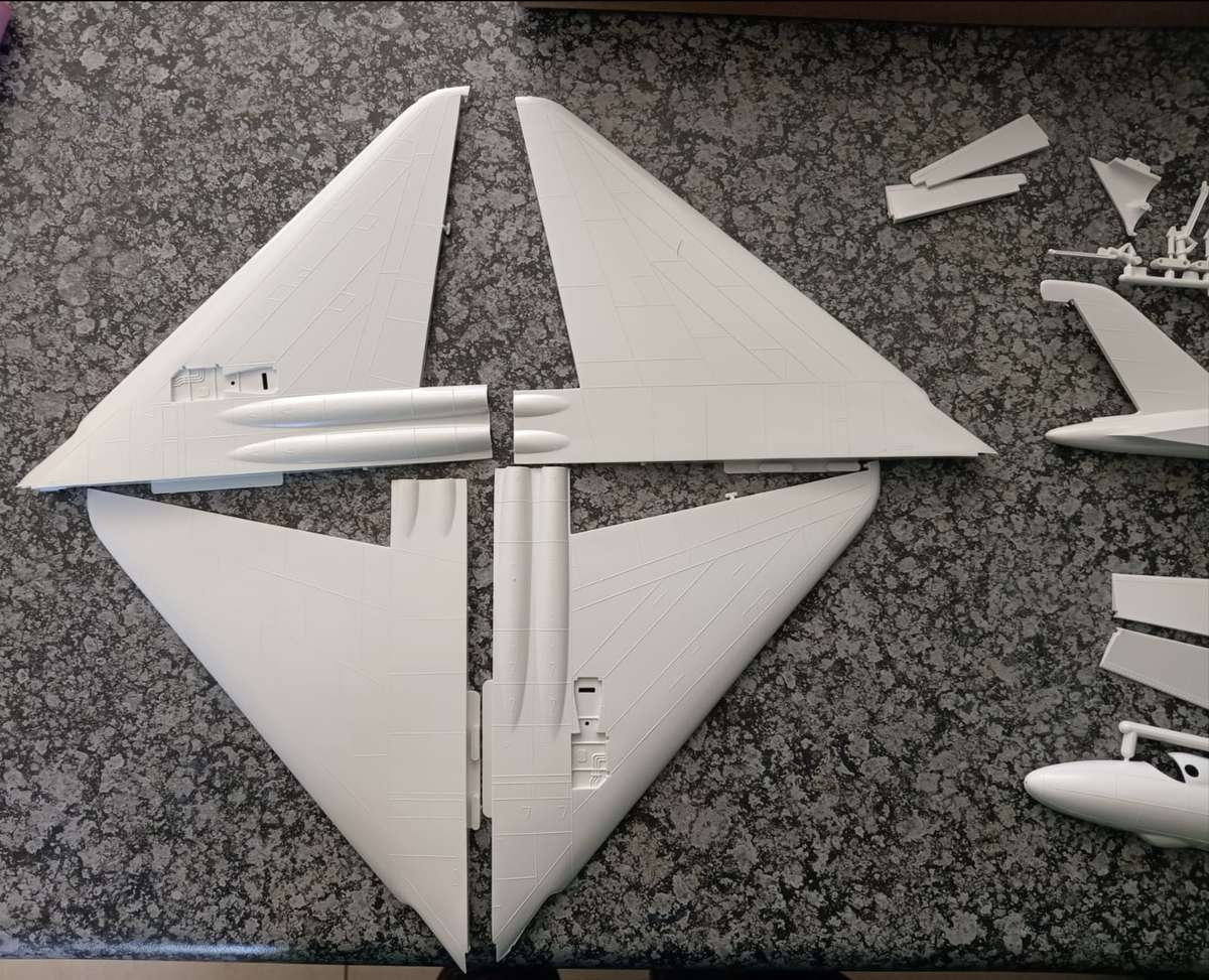 Avro Vulcan British Delta Wing Bomber Lindberg