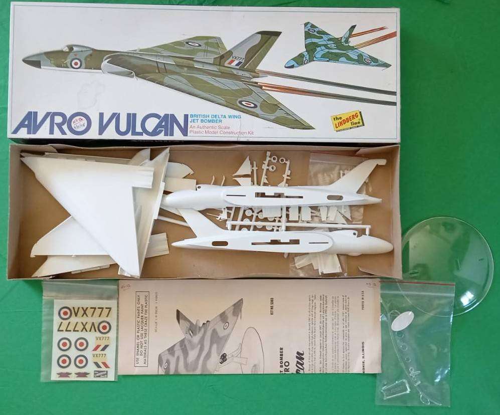 Lindberg Model, Avro Vulcan British Delta Wing Jet Bomber, No. 5303, 1:96 Scale