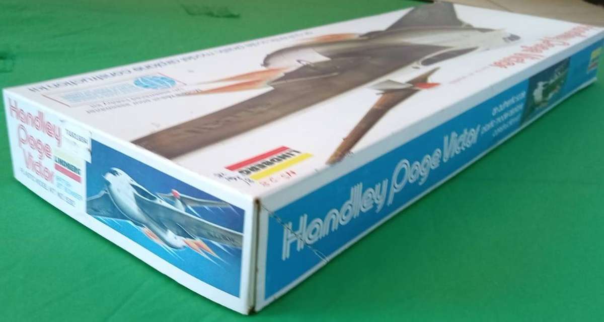 Lindberg Model, Avro Vulcan British Delta Wing Jet Bomber, No. 5303, 1:96 Scale