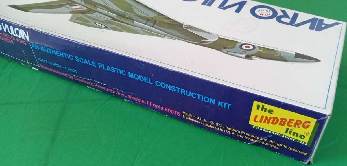 Lindberg Model, Avro Vulcan British Delta Wing Jet Bomber, No. 5303, 1:96 Scale