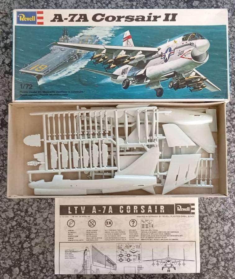 Revell Model, VA-7A Corsair II