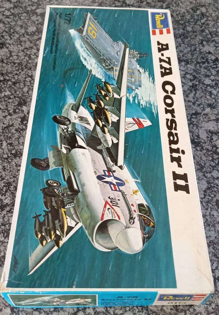 Revell Model, VA-7A Corsair II