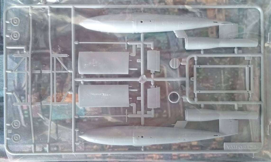 Tamiya Models, V-1 (Fieseler Fi103), TAM61052, 1:48 Scale