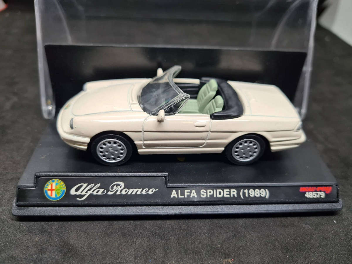 New Ray Model, 1989 Alfa Romeo Spider Roadster, Open Top, White,  1/43 Scale, 48579