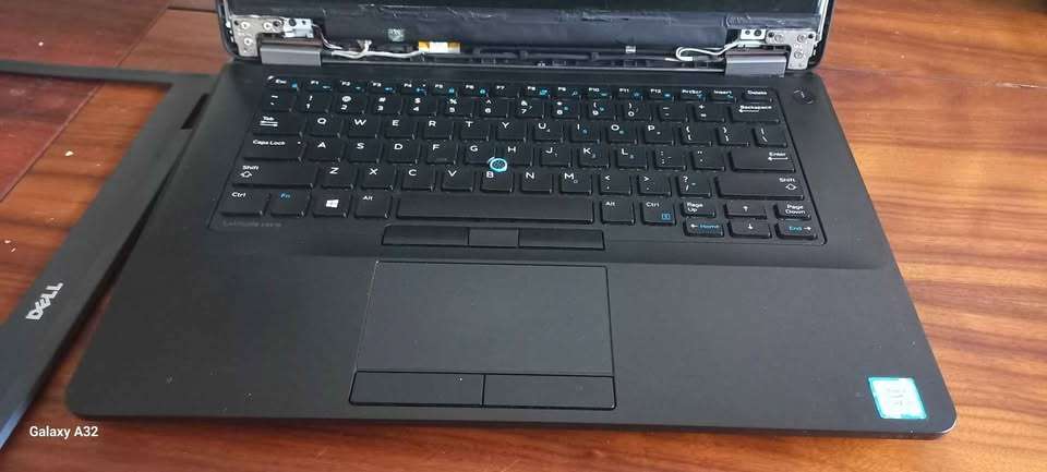Dell Latitude E5470 14inch Laptop. I5 6th gen, 4GB Ram, 500GB HDD. Needs screen bezel and battery.