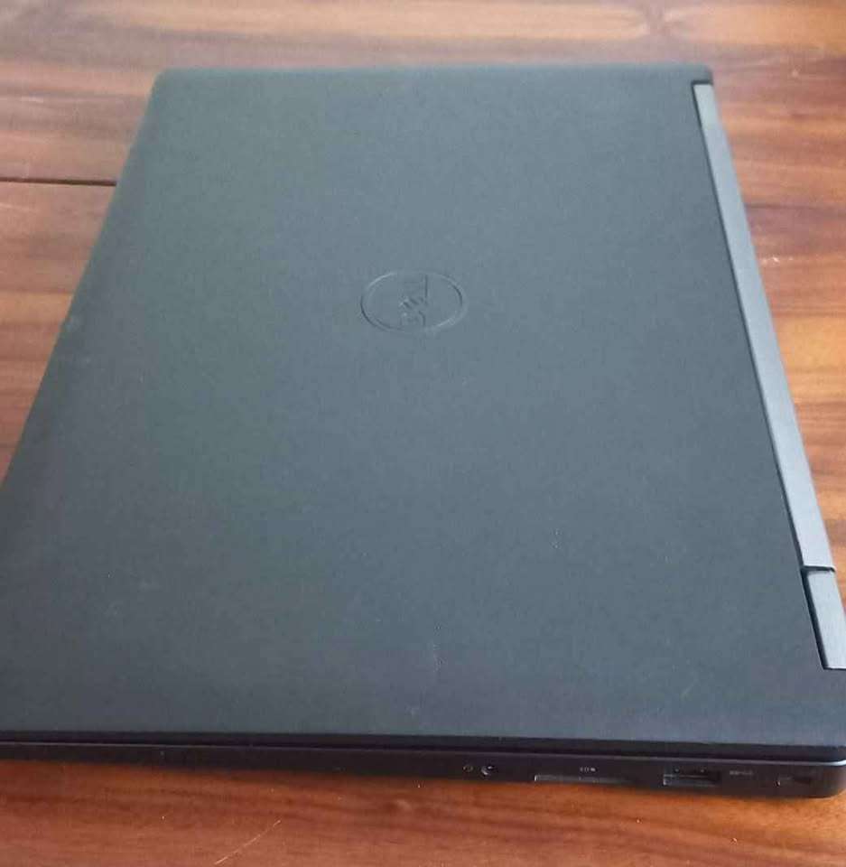 Dell Latitude E5470 14inch Laptop. I5 6th gen, 4GB Ram, 500GB HDD. Needs screen bezel and battery.
