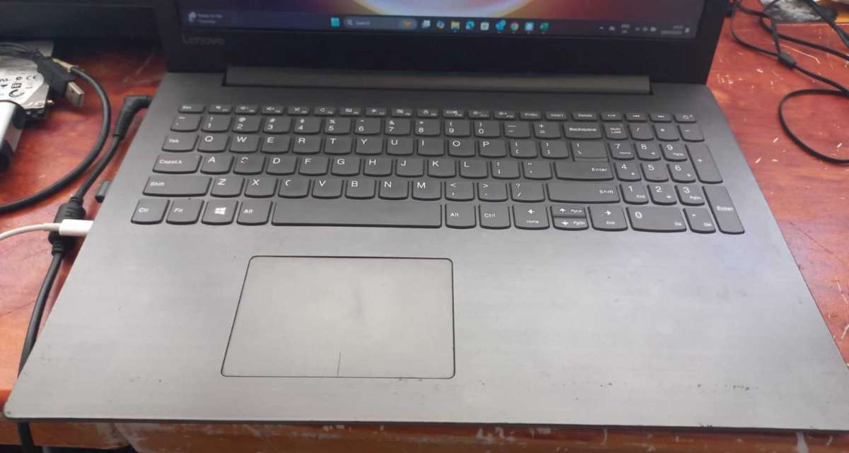 Lenovo 15inch Laptop i5 7th gen cpu, 8GB RAM, 500gb HDD
