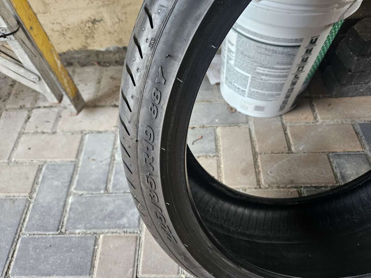 Pirelli p zero tyres 225/35/R19 X2 Tyres