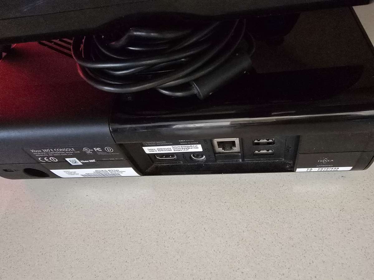 Xbox 360 4GB Console with Kinect and 12 Games